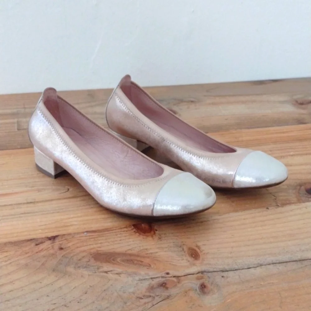 Hispanitas Joy is a Choice 2 Tone Metallic Block Heel Shoe Size 39 US Size 9